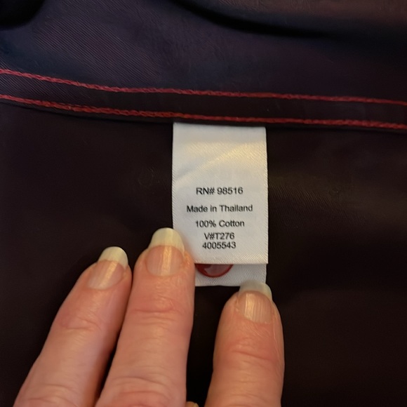 Perfect color for the upcoming Holiday Season, a warm rich red - Picture 6 of 8